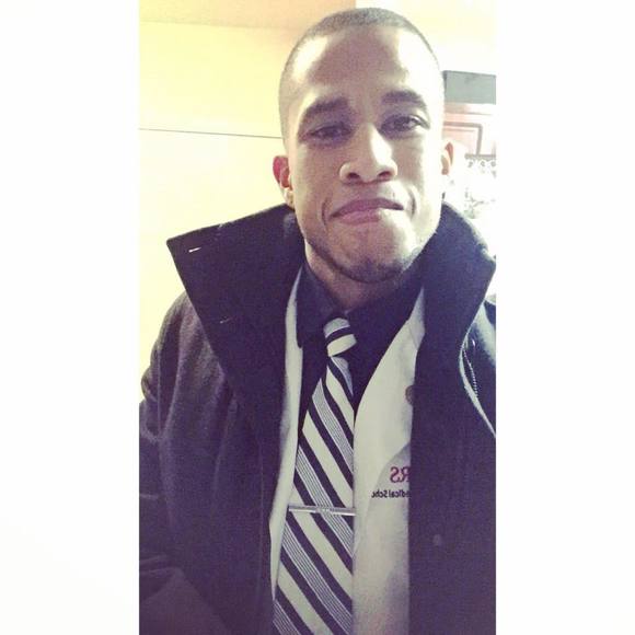 Meet your Posher, Julian - Picture 1 of 1